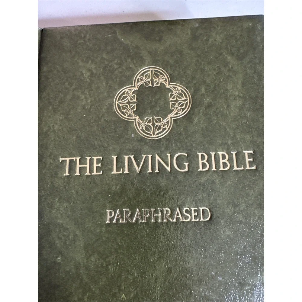 The Living Bible Paraphrased Tyndale Hardcover EUC